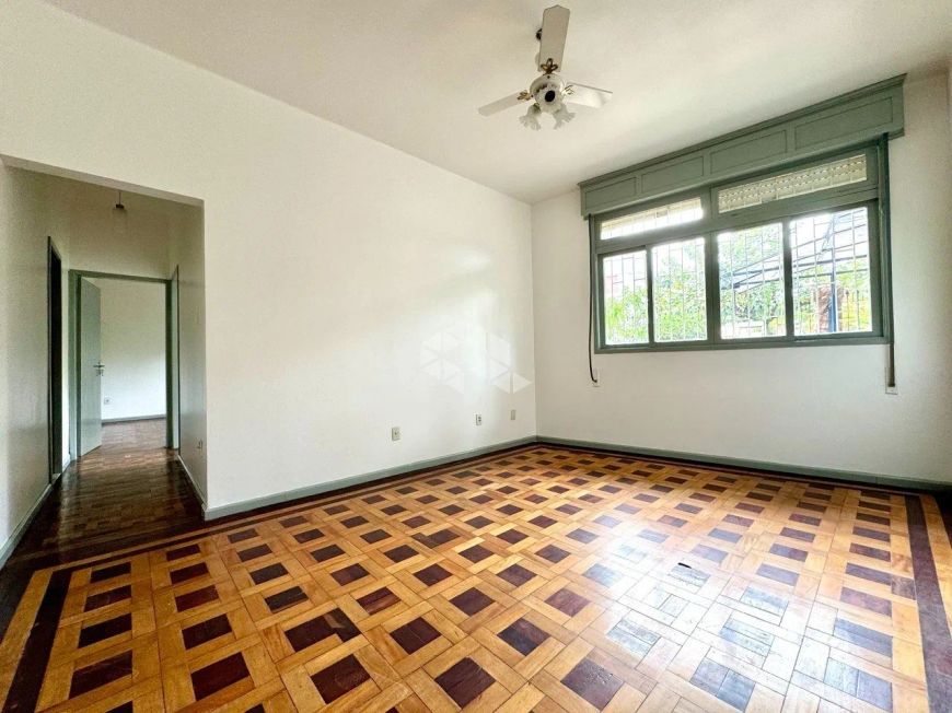 Apartamento 2 dormitórios, 2 banheiros, Santa Cecília, Porto Alegre.