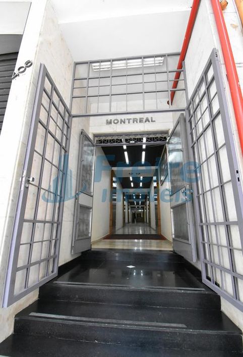 Escritório para Aluguel no Centro com 98 m² de Área Útil Disponível