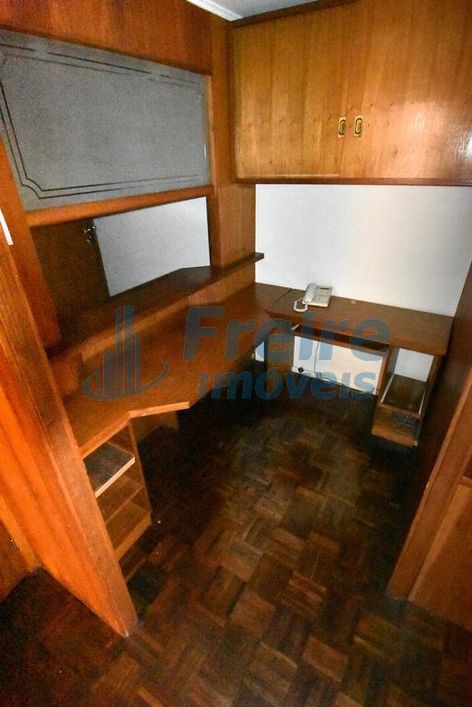 Escritório para Aluguel no Centro com 98 m² de Área Útil Disponível