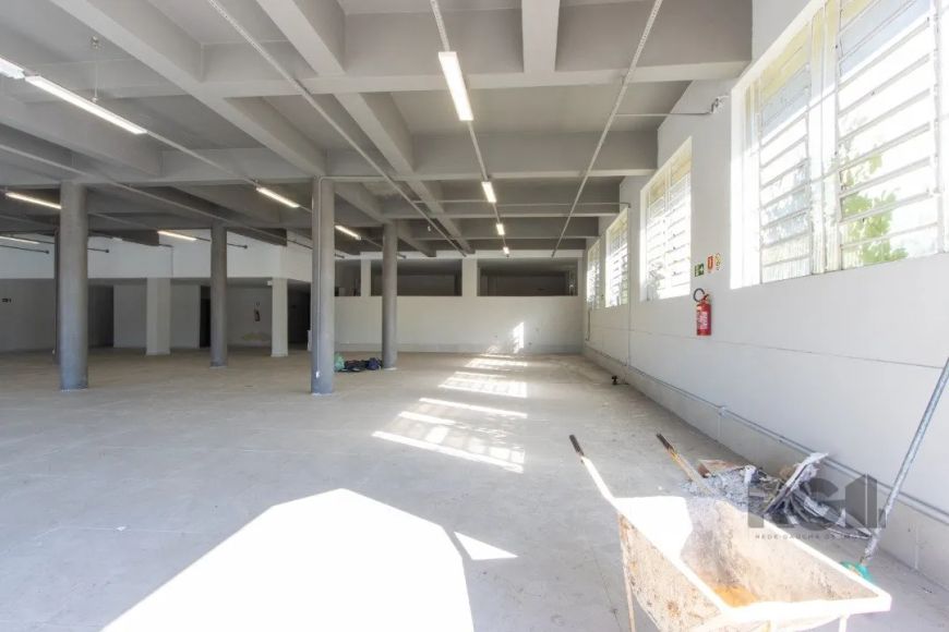 Excelente Oportunidade de Locação na Zona Leste de Porto AlegreLocalização Privilegiada:Situada em u
