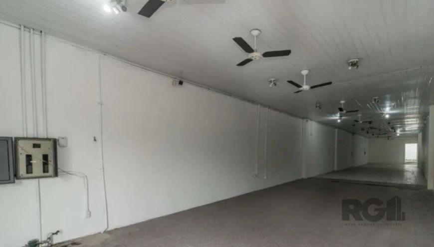 Ponto Comercial/Loja para Aluguel no Bairro Azenha com 132m² de Área Útil