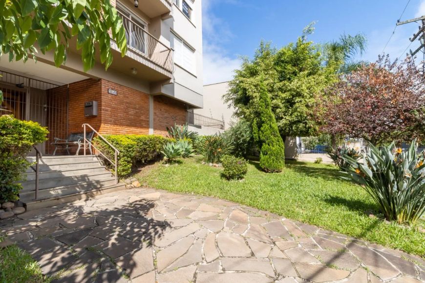 Excelente apartamento de 1 dormitório no Bairro Passo da Areia, totalmente reformado.