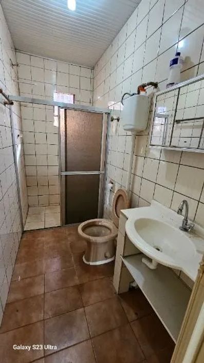 Casa em Porto Alegre, no bairro Tristeza, com 3 dormitório(s), e 3 banheiros, à venda.