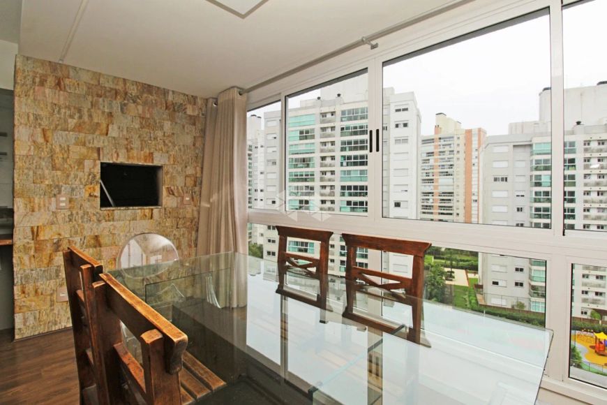 APARTAMENTO DE 2 DORMITORIOS E 2 VAGAS NO CENTRAL PARQUE