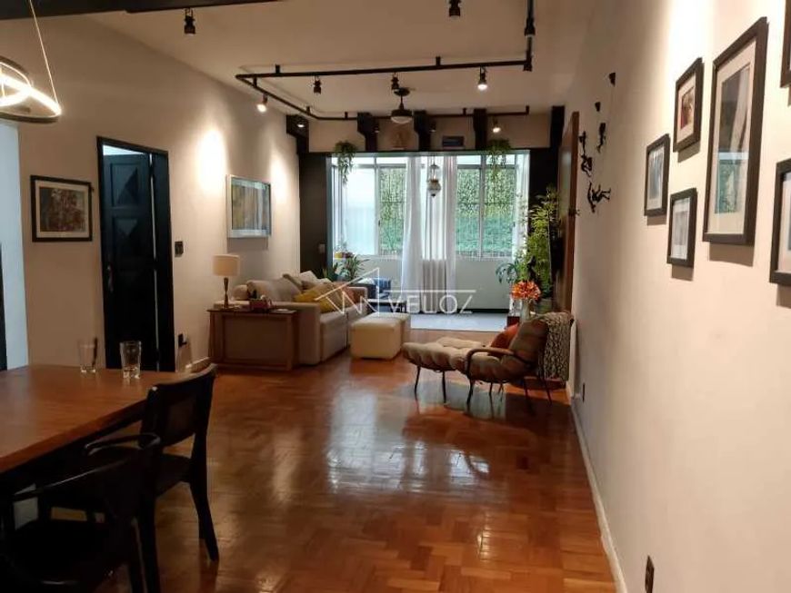 Apartamento : / Residencial / Laranjeiras