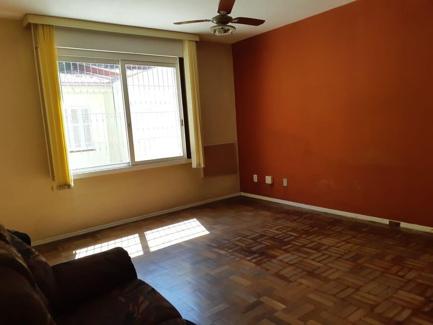 Casa de 400 metros quadrados no bairro Pedra Redonda com 3 quartos