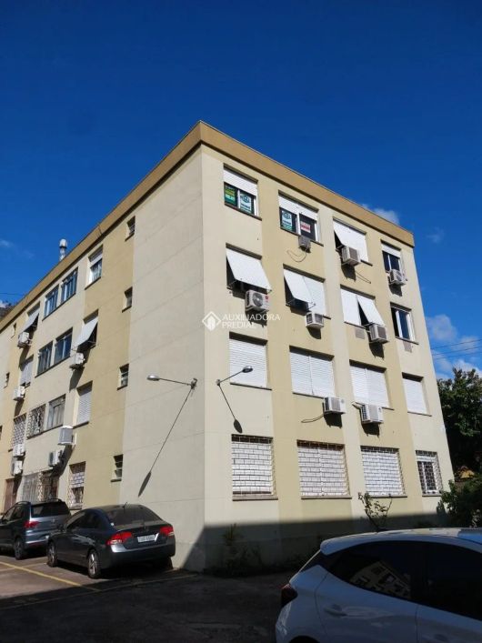 Apartamento à venda em Passo da Areia, Porto Alegre