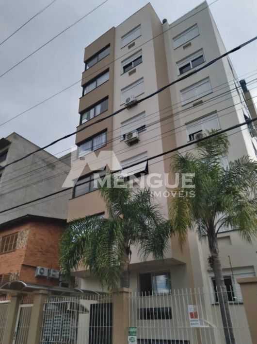 Apartamento com 2 dormitórios e 1 vaga de garagem, à venda no bairro Passo da Areia em Porto Alegre