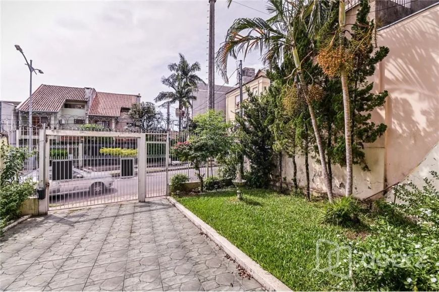 Casa em Passo da Areia com 149.73 m² , 2 quarto(s) , 1 suíte(s) , 3 vaga(s).