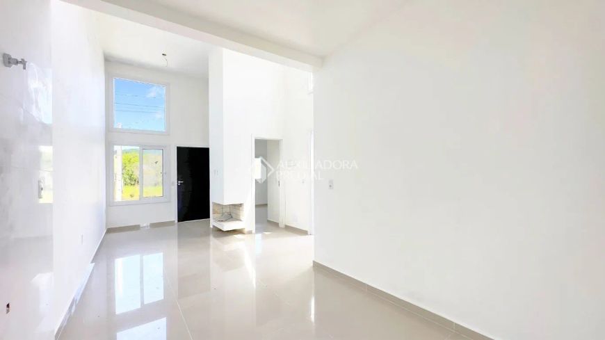 Casa com 3 dormitórios no bairro Hípica