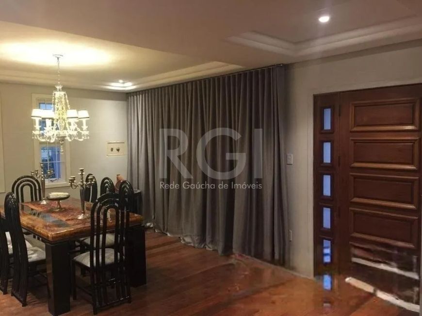 Aluguel de casa residencial na Glória com 500 m² e 3 dormitórios/quartos disponíveis