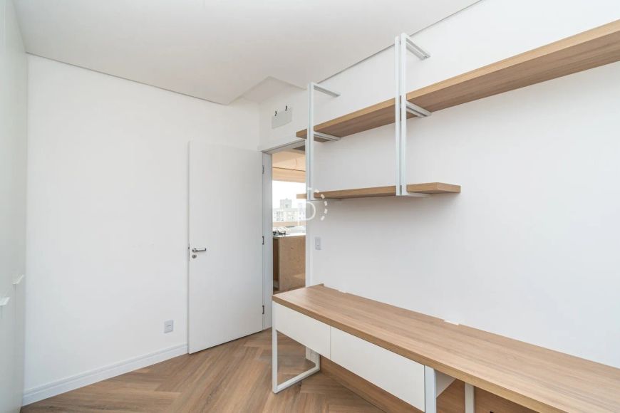 Venda de Apartamento em bairro Tristeza com 66m² Área Const.