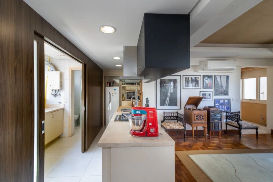 Apartamento à venda no bairro Moinhos De Vento com 149m² e 3 dormitórios/quartos.
