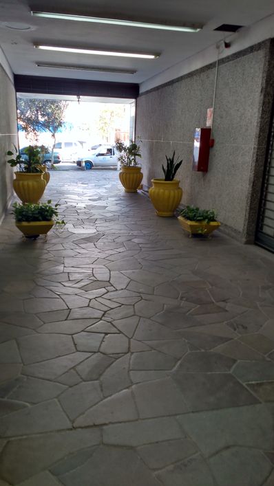 Ponto comercial/Loja/Box para aluguel com 50 metros quadrados em Jardim Lindóia - Porto Alegre - RS