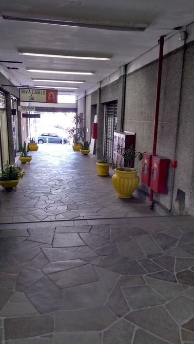 Ponto comercial/Loja/Box para aluguel com 50 metros quadrados em Jardim Lindóia - Porto Alegre - RS