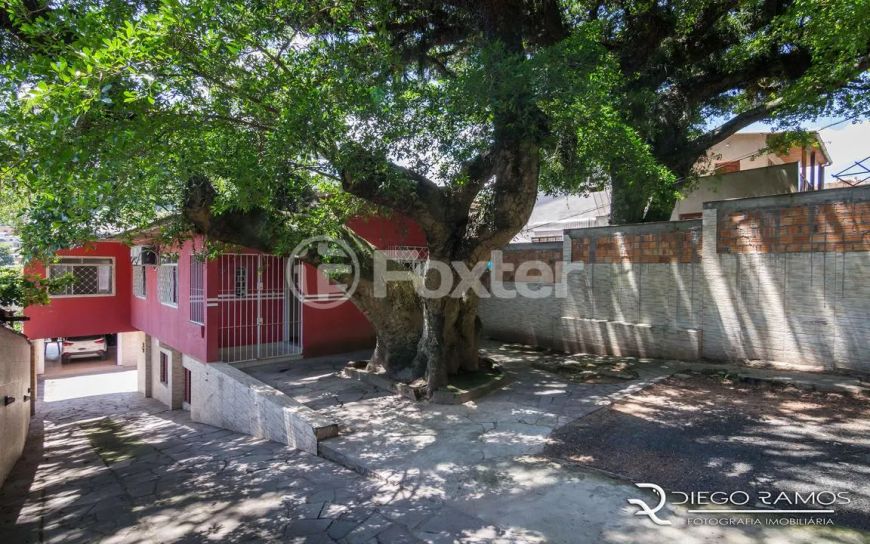 Casa à venda Avenida Professor Oscar Pereira, Cascata - Porto Alegre