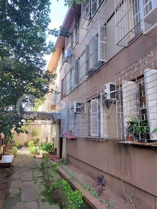 Apartamentos em Porto Alegre, no bairro São Sebastião, à venda.