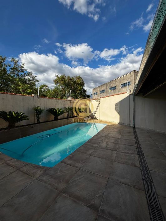 Imperdível casa à venda em Jacareí-SP, bairro Jardim Primavera: 3 quartos, 1 suíte, 1 sala, 3 banhei