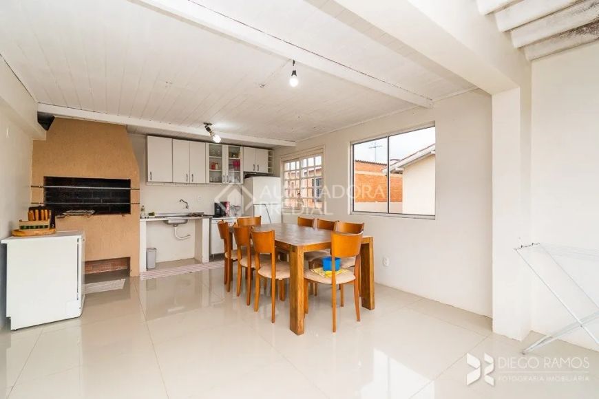 Casa em excelente estado recentemente reformada - próximo ao Barra Shopping Sul.