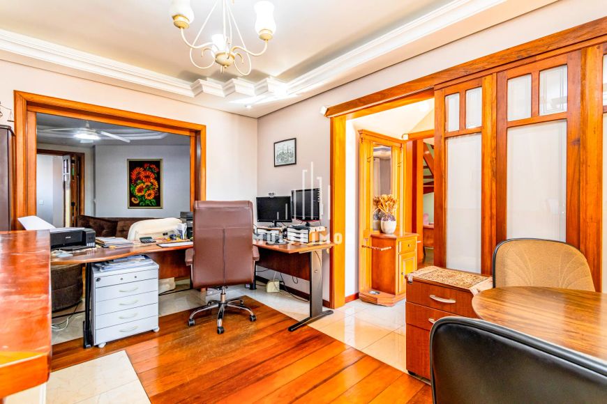 Casa com 362m² no bairro Jardim Lindóia