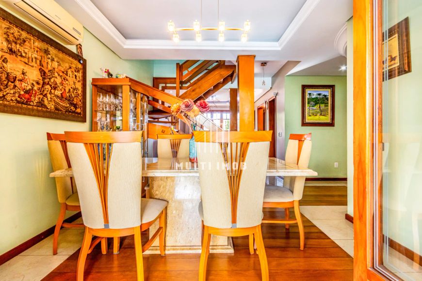 Casa com 362m² no bairro Jardim Lindóia