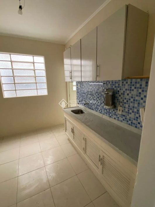 Apto super bem localizado no Bairro Moinhos de Vento