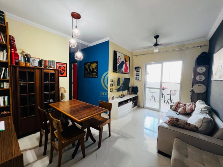 Apartamento no Edifício Avalon em Tremembé, com amplos dormitórios e sacada gourmet com churrasqueir