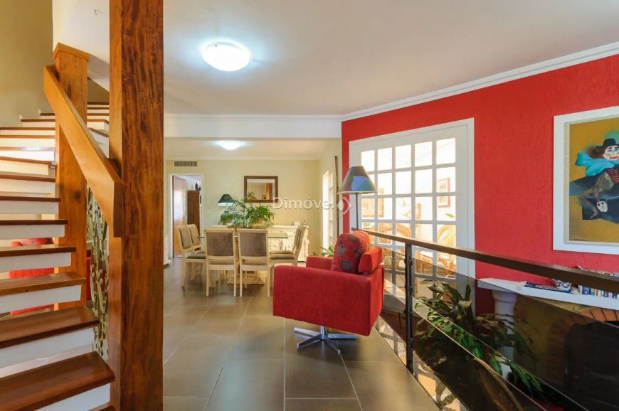 VENDA, CASA com 253.77m², 4 dormitório(s), 6 vaga(s). ESPIRITO SANTO, PORTO ALEGRE.