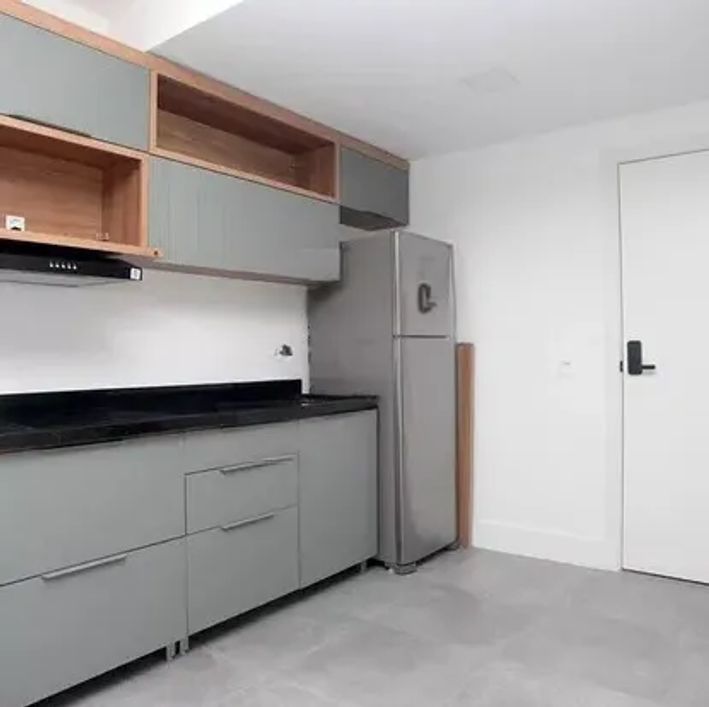 PLANEJAR IMÓVEIS ALUGA: Apartamento studio com vaga de garagem no bairro Farroupilha. Imóvel charmos
