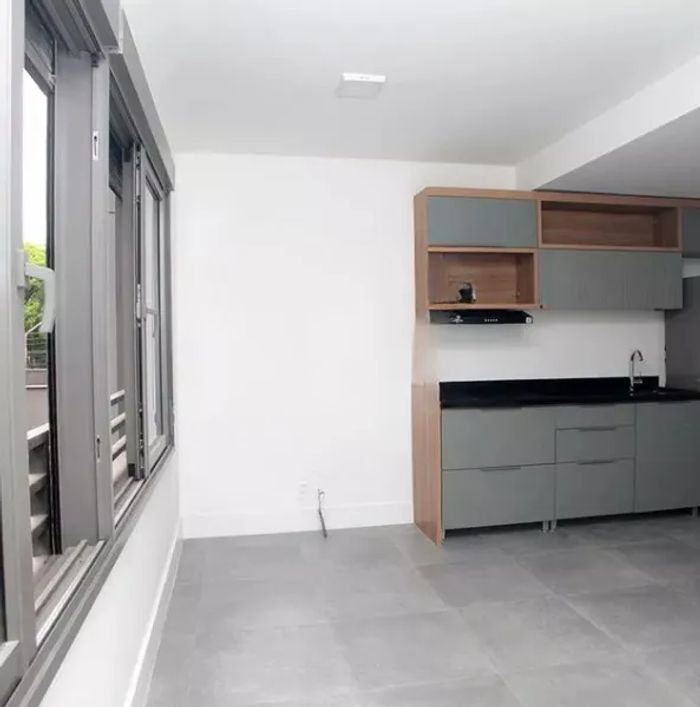 PLANEJAR IMÓVEIS ALUGA: Apartamento studio com vaga de garagem no bairro Farroupilha. Imóvel charmos