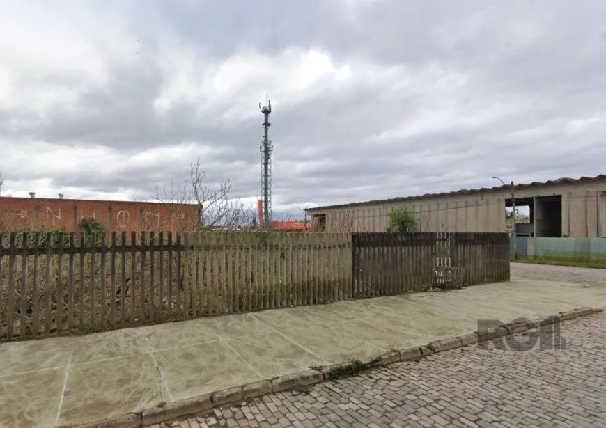 Terreno | Bairro HumaitáAmplo terreno de esquina com cerca de 2.151,56m² (49m X 43,50m), no bairro H