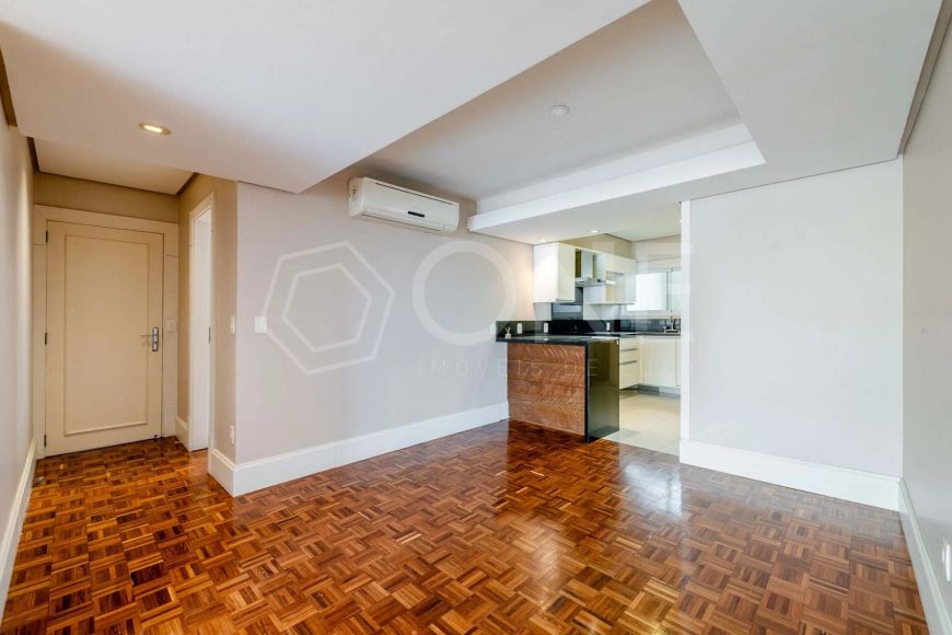 Apartamento com 3 quartos no bairro Moinhos de Vento.