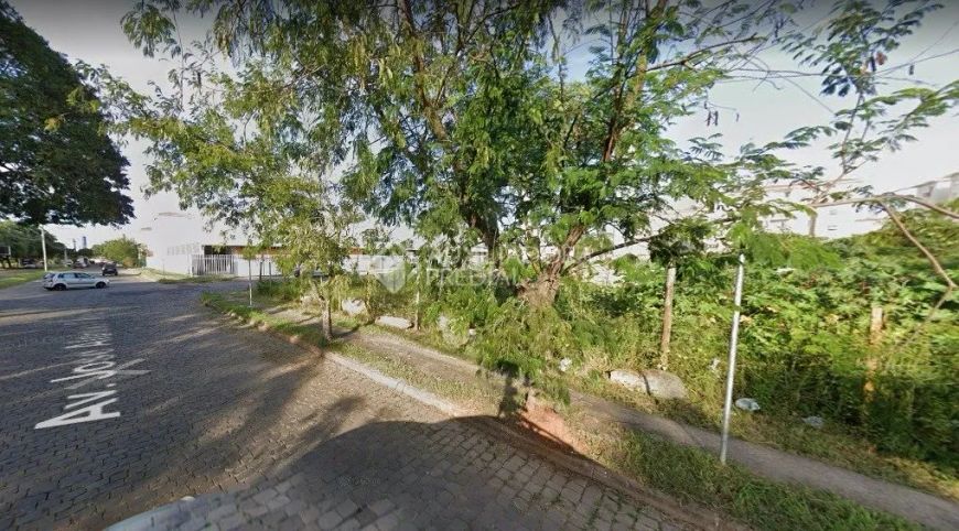 Excelente terreno de esquina no bairro Humaitá. 25 metros de frente por 82 metros de frente a fundos