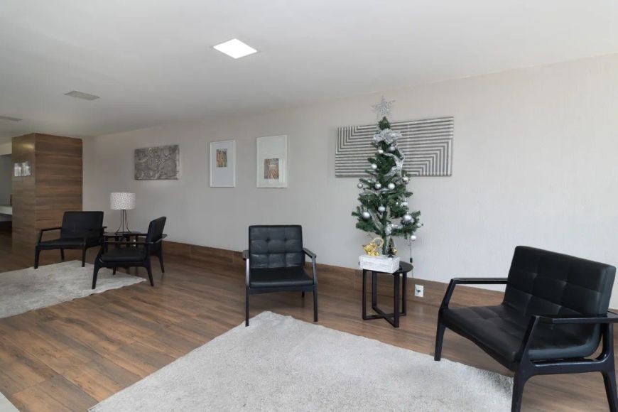 Apartamento à venda no bairro Cristal, com 101 m² e 3 dormitórios/quartos.