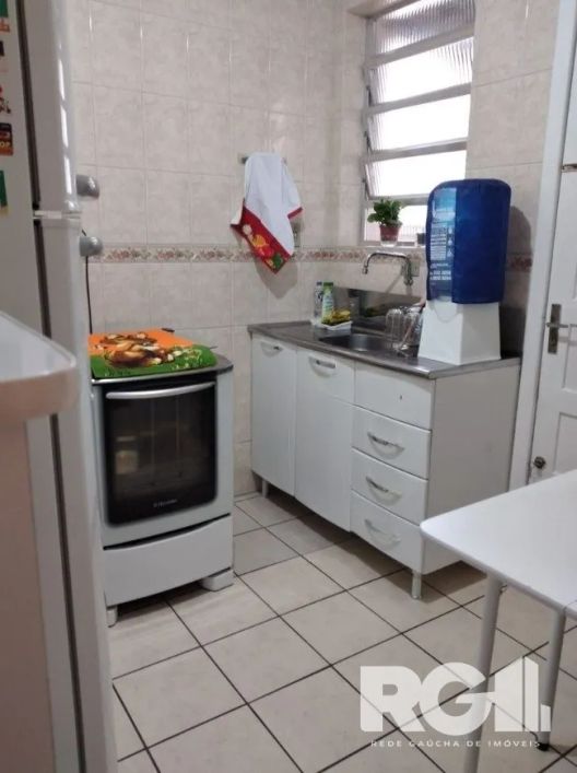 Apartamento no bairro São Sebastião, 02 dormitórios, com 52,00 m² de área privativa, sala para dois