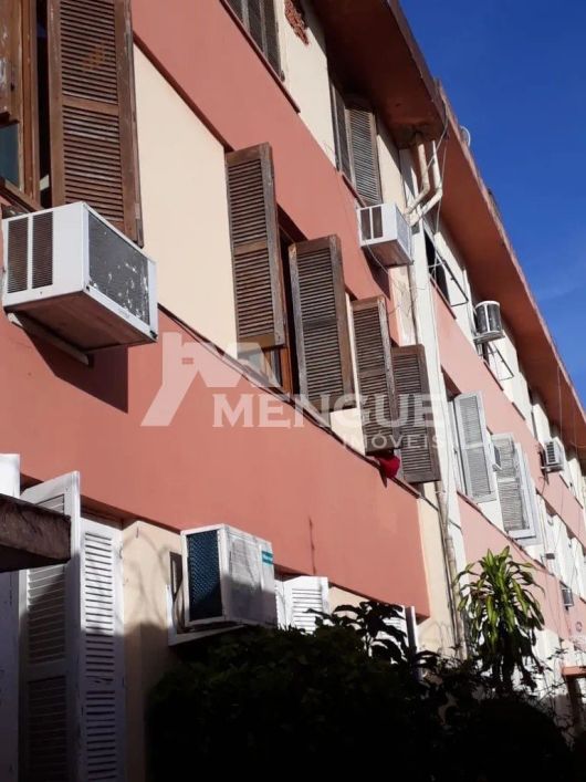 Apartamento de 2 dormitórios a venda no bairro São Sebastião em Porto Alegre com 62m² de área privat