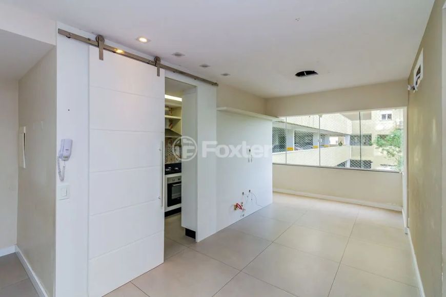 Belo apartamento em condomínio no Jardim Carvalho