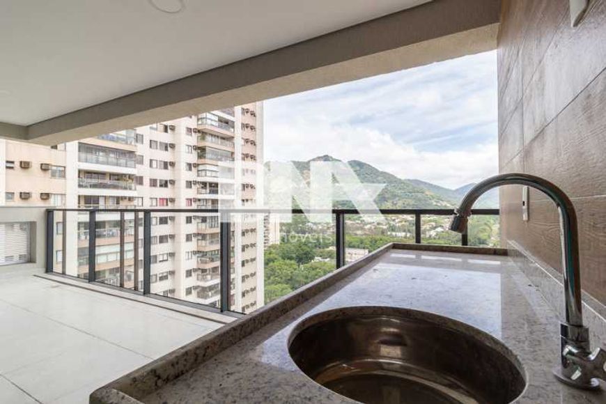 Apartamento - / Residencial / Recreio dos Bandeirantes