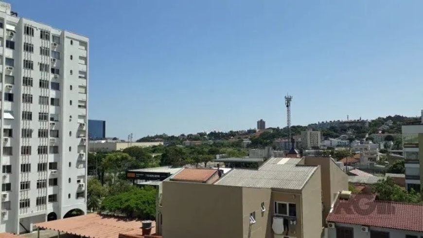 Apartamento com 2 dormitórios, impecável, living para 2 ambientes, sala jantar, cozinha montada, áre
