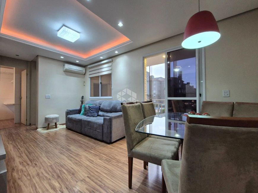 Apartamento de 2 dormitórios com 1 vaga de garagem, no bairro Humaitá em Porto Alegre.