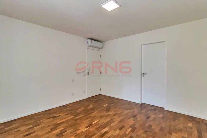 Apartamento reformado com 128 m2- Al.Ministro Rocha Azevedo-Edificio Ubatuba-Sâo Paulo-