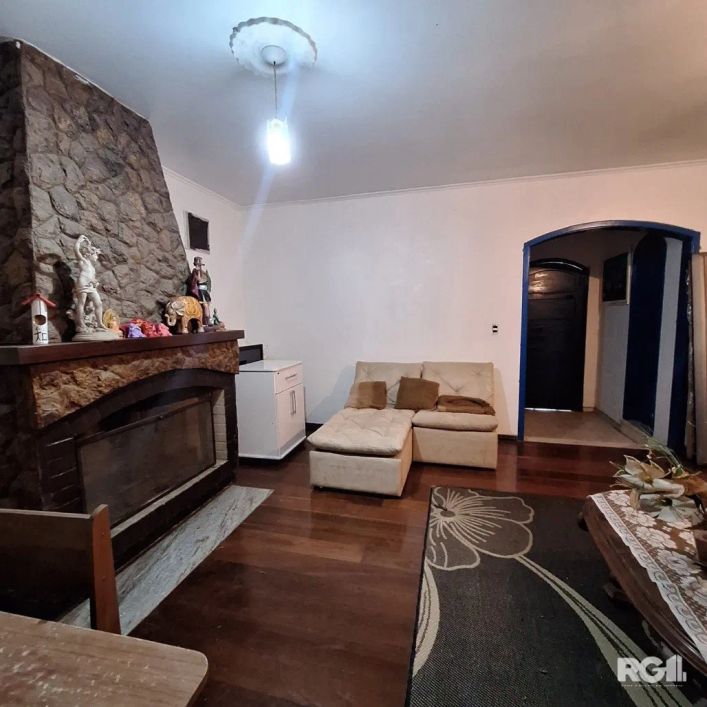 Vende-se Casa no Bairro Jardim Itu Sabará, Porto AlegreDescrição do Imóvel:-Área Total: 220m²-Locali