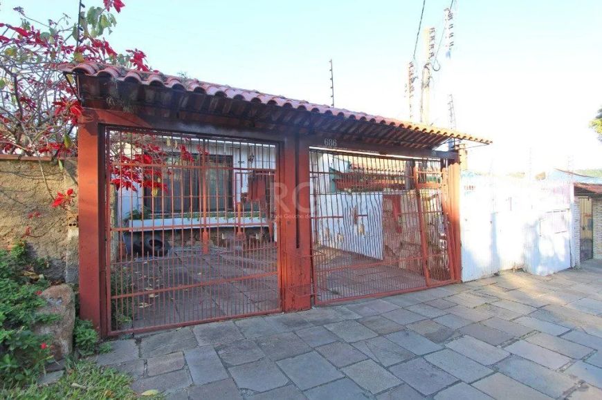 Casa para Venda - 160m², 4 dormitórios, sendo 1 suites, 3 vagas - Medianeira