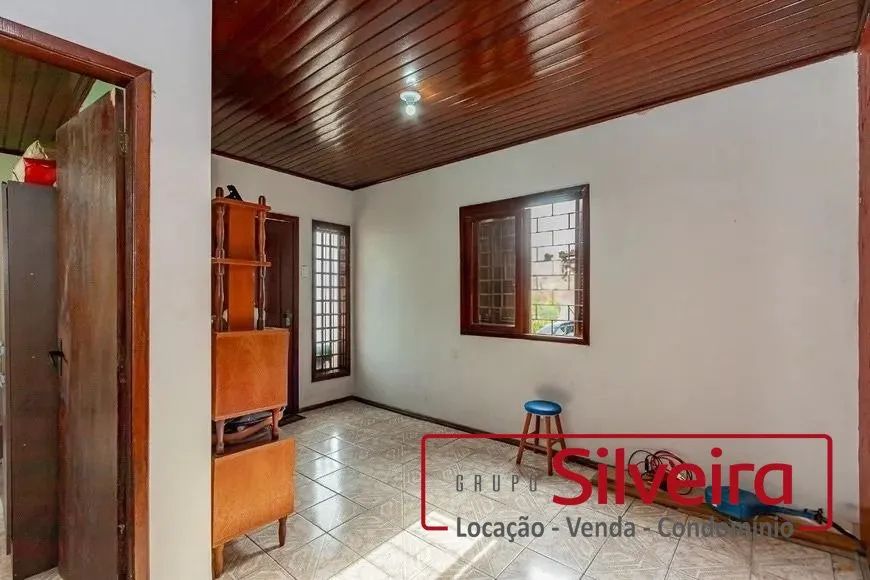 CASA COM 3 DORMITÓRIOS E 2 BANHEIROS A VENDA