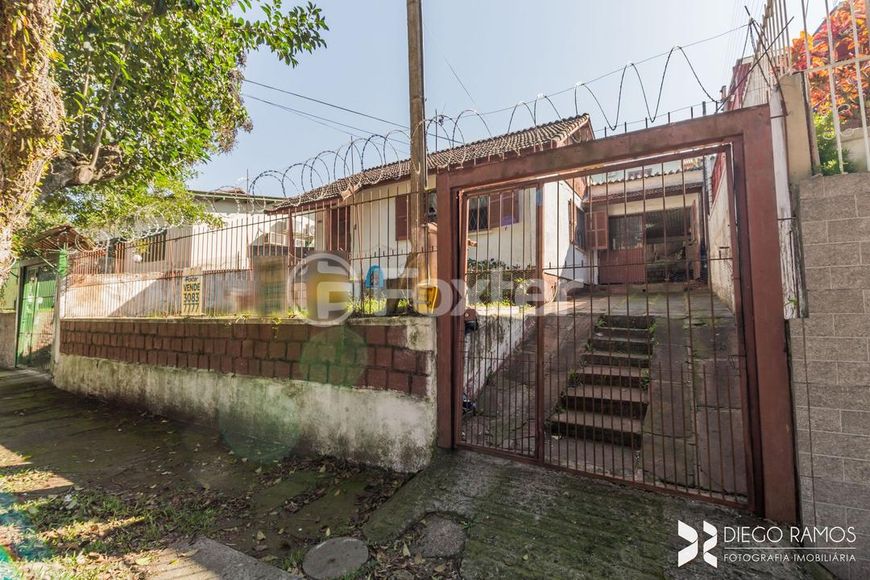 Casa à venda Rua Landel de Moura, Cavalhada - Porto Alegre