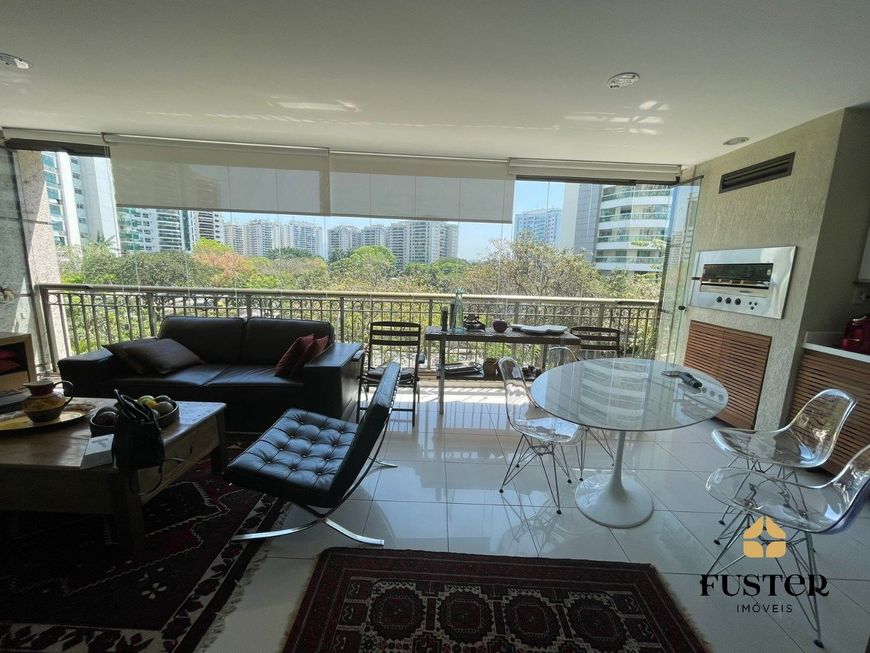 Apartamento para venda com 178 metros quadrados com 3 quartos