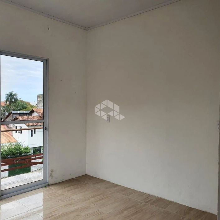 Casa sobrado 3 quartos, 1suíte, 2 vagas, bairro Jardim São Pedro