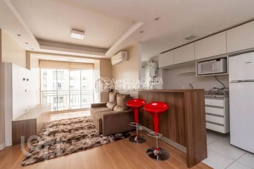 Imóvel para venda possui 62m² com 2 quartos em Passo da Areia - Porto Alegre - RS