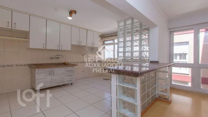 Apartamento à venda com 2 dormitórios e 1 vaga no bairro Partenon - Porto Alegre - RS