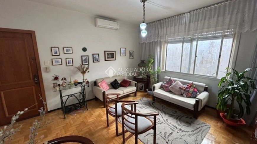 Apartamento à venda no bairro Petrópolis com 62 m² e 2 dormitórios/quartos disponíveis